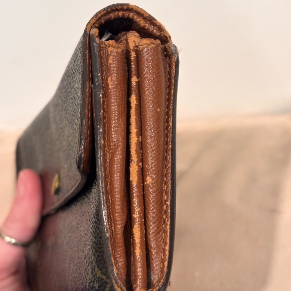 Louis Vuitton LV Sarah Brown Monogram Wallet - Picture 4 of 14